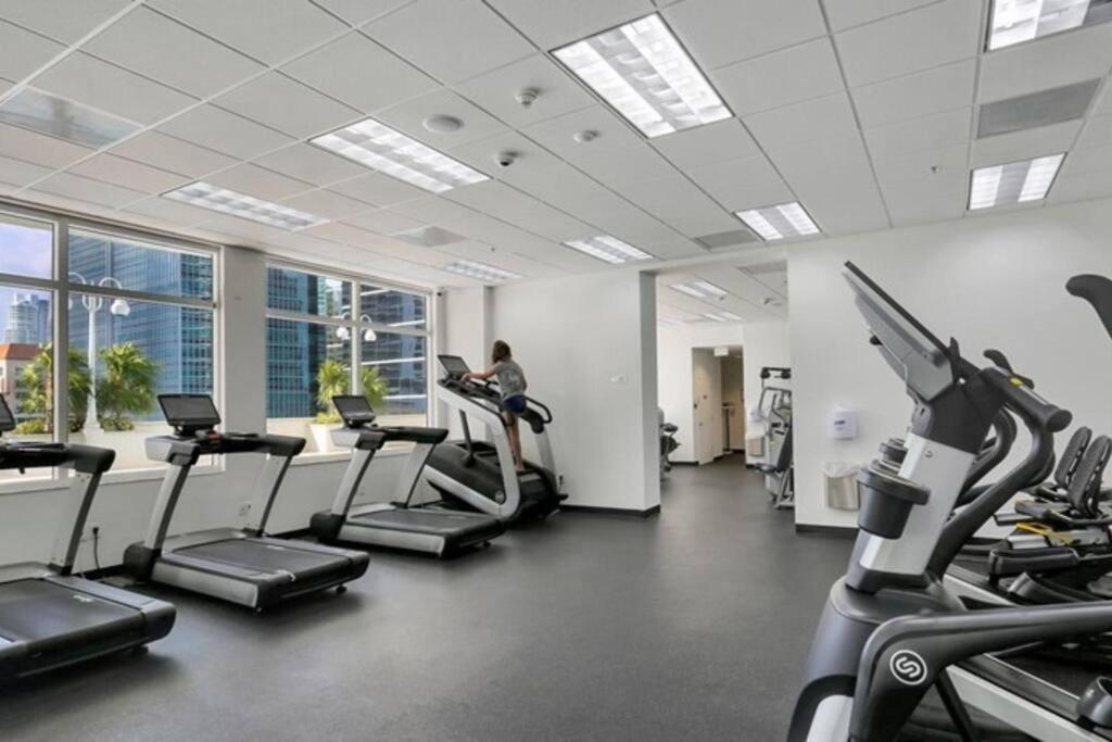 Lovely Condo With City & Ocean Views. Sleep Up To 6 People! Miami Exterior photo